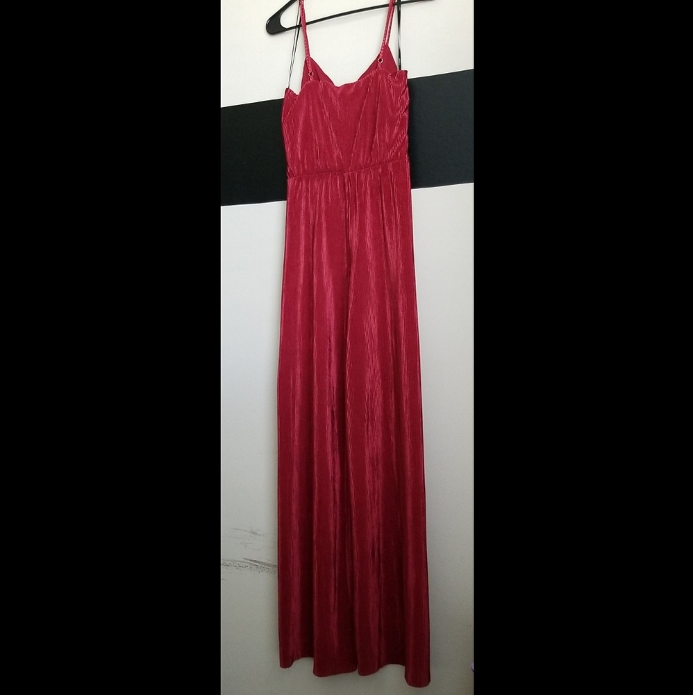 🆕️ LISTING!! NWOT FOREVER 21 CRIMSON PLISSE JUMPSUIT - Picture 14 of 16